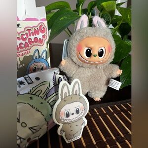 🌟 Labubu, “lafufu”, “Exciting Macaron” brand new – Adorable🌟in box